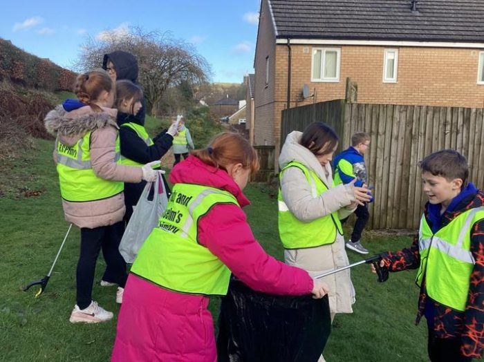 Inspire Litter Picking Heroes (69)