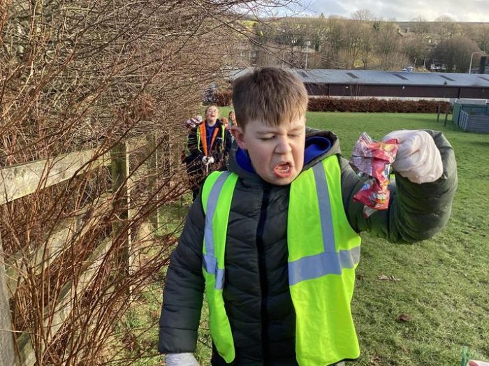 Inspire Litter Picking Heroes (75)